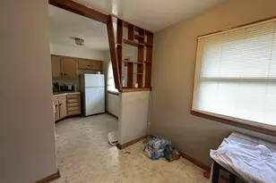 5065 N 84th St, Milwaukee, WI 53225 - Photo 8