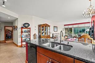 1550 E Royall Pl, Milwaukee, WI 53202 - Photo 12