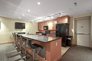 1550 E Royall Pl, Milwaukee, WI 53202 - Photo 30