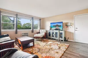 215 Country Club Dr, Lake Geneva, WI 53147 - Photo 6