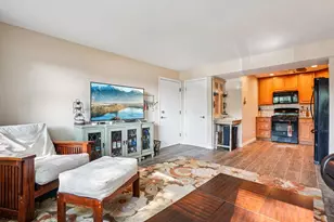 215 Country Club Dr, Lake Geneva, WI 53147 - Photo 4