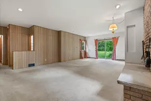 6954 S 109th St, Franklin, WI 53132 - Photo 4