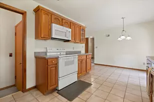 6954 S 109th St, Franklin, WI 53132 - Photo 10