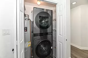 118 W Reservoir Ave, Milwaukee, WI 53212 - Photo 24