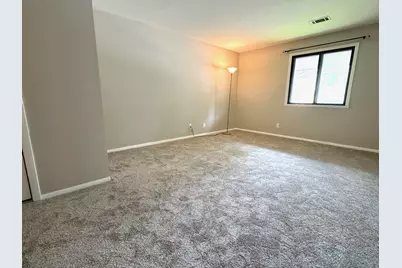 368  Park Hill Dr #H, Pewaukee, WI 53072 - Photo 6