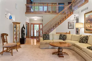 1117 E Sweetbriar Ln, Hartland, WI 53029 - Photo 6