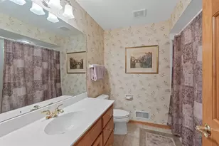 1117 E Sweetbriar Ln, Hartland, WI 53029 - Photo 24