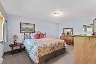 1117 E Sweetbriar Ln, Hartland, WI 53029 - Photo 22