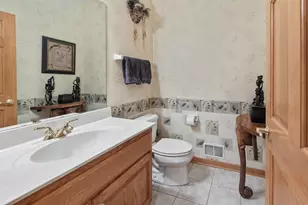 1117 E Sweetbriar Ln, Hartland, WI 53029 - Photo 16