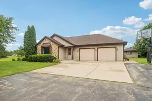 8896 S 51st St, Franklin, WI 53132 - Photo 26