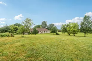 8896 S 51st St, Franklin, WI 53132 - Photo 6