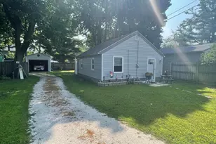 3217 Prairie St, Two Rivers, WI 54241 - Photo 12