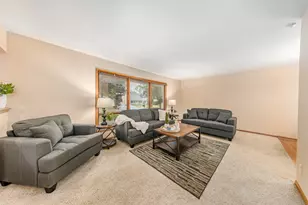 4212 N 95th St, Wauwatosa, WI 53222 - Photo 6