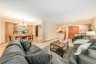 4212 N 95th St, Wauwatosa, WI 53222 - Photo 8