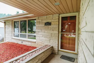 4212 N 95th St, Wauwatosa, WI 53222 - Photo 4