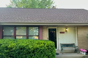 3239 S 121st St, West Allis, WI 53227 - Photo 2