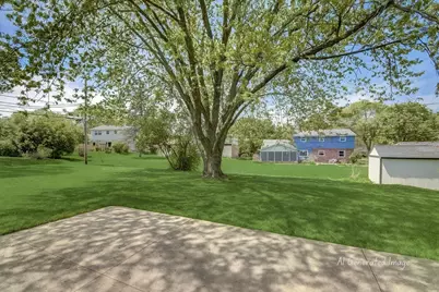 3239 S 121st St, West Allis, WI 53227 - Photo 6