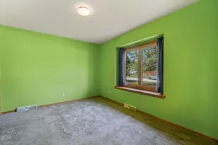 7204 S Countryside Dr, Franklin, WI 53132 - Photo 16