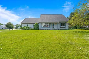 7204 S Countryside Dr, Franklin, WI 53132 - Photo 34