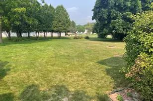 230 Harvest Ct, Manitowoc, WI 54220 - Photo 2