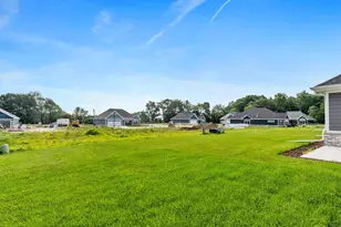 1339 Wolf Run, Manitowoc, WI 54220 - Photo 6