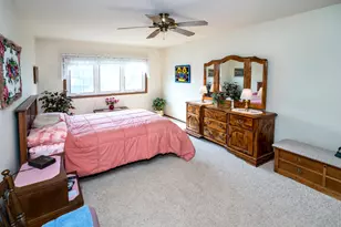 8423 S 76th St, Franklin, WI 53132 - Photo 32