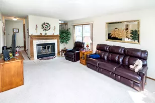 8423 S 76th St, Franklin, WI 53132 - Photo 18