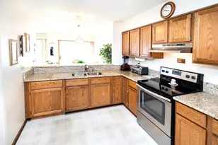 8423 S 76th St, Franklin, WI 53132 - Photo 22