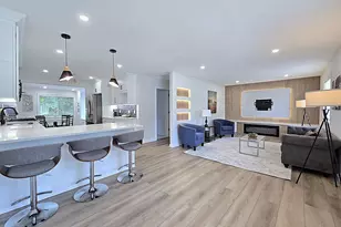 2811 W Acre Ave, Franklin, WI 53132 - Photo 2