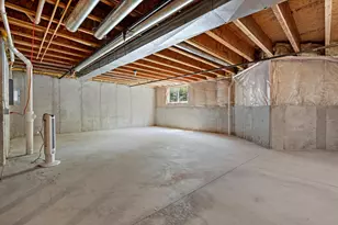 9164 W Elm Ct, Franklin, WI 53132 - Photo 24