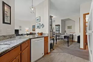 9164 W Elm Ct, Franklin, WI 53132 - Photo 14