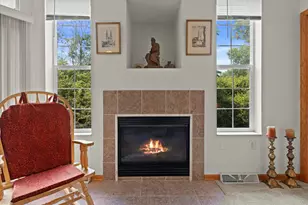 9164 W Elm Ct, Franklin, WI 53132 - Photo 6