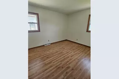 3160 S 95th St, Milwaukee, WI 53227 - Photo 10