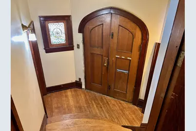 2721 N Shepard Ave, Milwaukee, WI 53211 - Photo 4