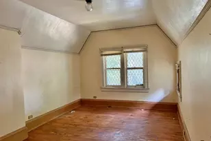 2721 N Shepard Ave, Milwaukee, WI 53211 - Photo 18