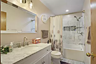 7742 W Lake Pointe Dr, Franklin, WI 53132 - Photo 24