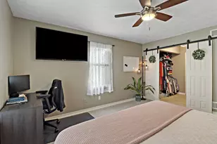 7742 W Lake Pointe Dr, Franklin, WI 53132 - Photo 16