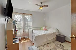 7742 W Lake Pointe Dr, Franklin, WI 53132 - Photo 20