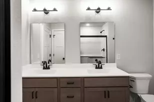 W168N10125 Bittersweet Trail, Germantown, WI 53022 - Photo 18
