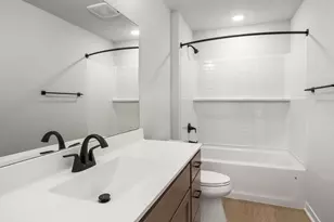 W168N10125 Bittersweet Trail, Germantown, WI 53022 - Photo 20