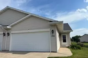 1060 4th St, Fond du Lac, WI 54935 - Photo 4