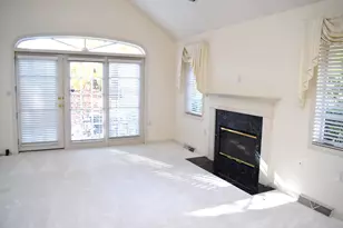 N21W24305 Cumberland Dr, Pewaukee, WI 53072 - Photo 12