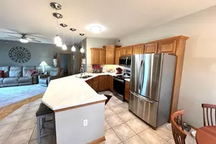 9215 S 51st St, Franklin, WI 53132 - Photo 4