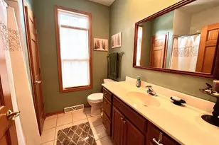 9215 S 51st St, Franklin, WI 53132 - Photo 16