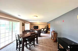 9215 S 51st St, Franklin, WI 53132 - Photo 30