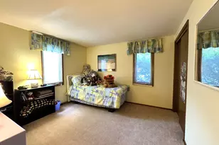 7823 W Coventry Dr, Franklin, WI 53132 - Photo 18