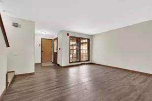 8127 S Legend Dr, Franklin, WI 53132 - Photo 10