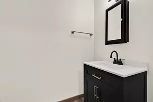 8127 S Legend Dr, Franklin, WI 53132 - Photo 16