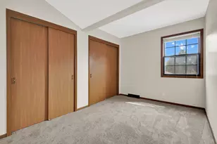 8127 S Legend Dr, Franklin, WI 53132 - Photo 18