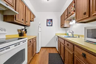 N114W15680 Sylvan Cir, Germantown, WI 53022 - Photo 18